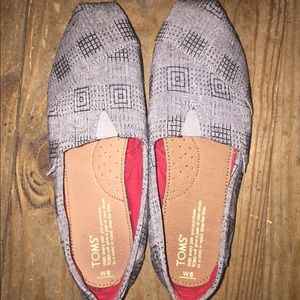 Size 8W Toms